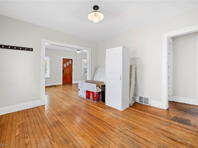 7610 Traymore Avenue , Brooklyn, OH 44144 Photo 9