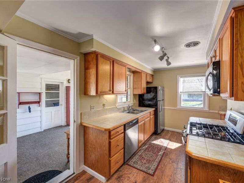 23216 Mildred Avenue , North Olmsted, OH 44070 Photo 12