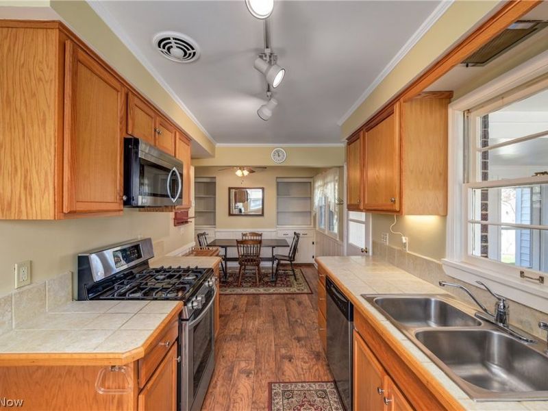 23216 Mildred Avenue , North Olmsted, OH 44070 Photo 14