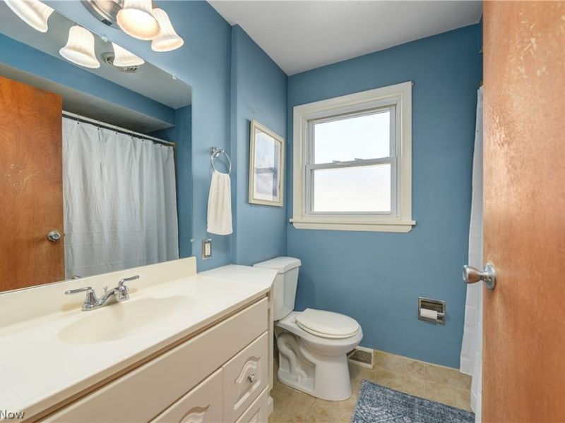 23216 Mildred Avenue , North Olmsted, OH 44070 Photo 21