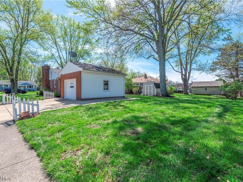 23216 Mildred Avenue , North Olmsted, OH 44070 Photo 43