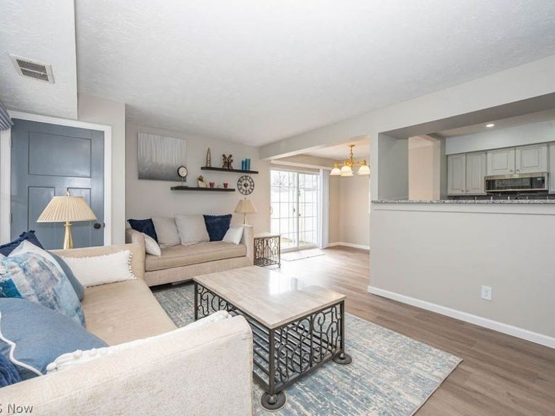 3149 Ivy Hill Circle, Unit C, Cortland, OH 44410 Photo 2