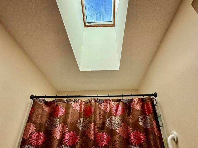 6633 Allandale Drive , Amherst, OH 44001 Photo 14