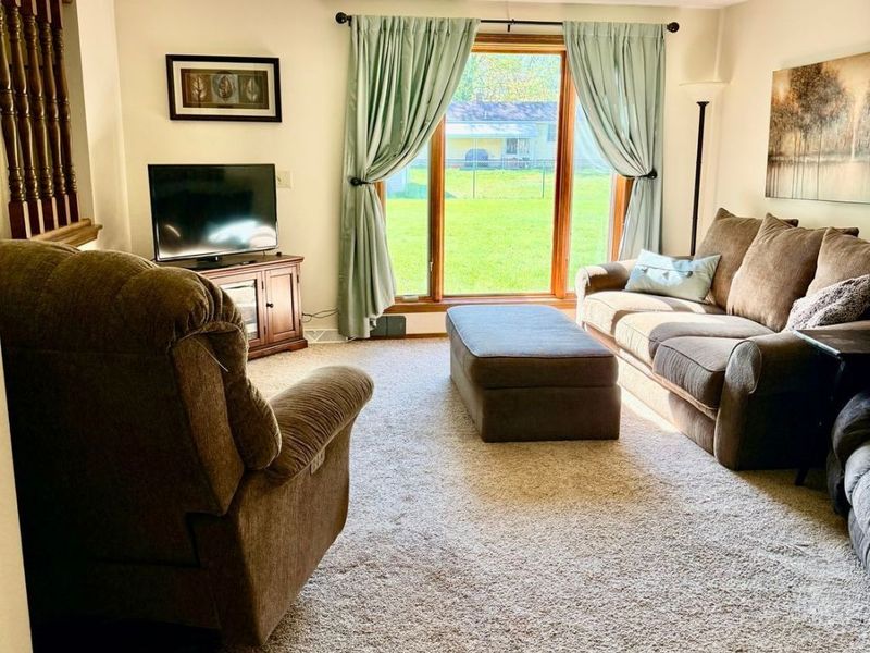 6633 Allandale Drive , Amherst, OH 44001 Photo 4