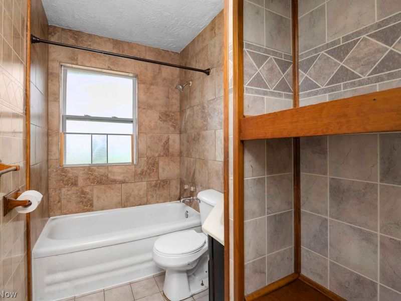 147 Lexington Avenue , Elyria, OH 44035 Photo 16