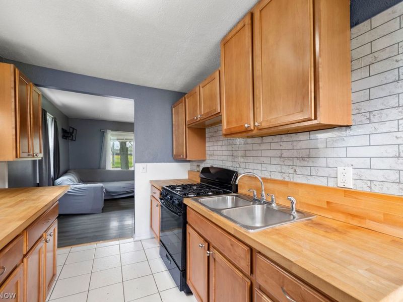 147 Lexington Avenue , Elyria, OH 44035 Photo 7