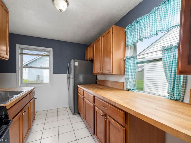 147 Lexington Avenue , Elyria, OH 44035 Photo 8