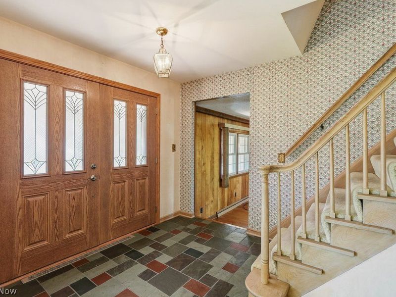 171 Hiram College Drive, Sagamore Hills, OH 44067 Photo 2