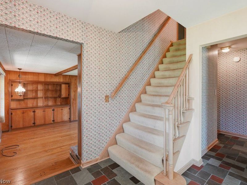 171 Hiram College Drive, Sagamore Hills, OH 44067 Photo 4