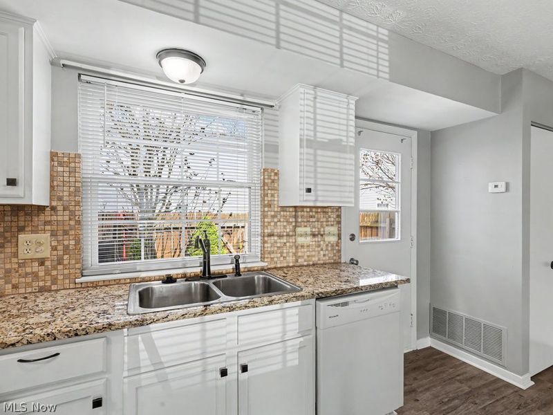 1481 Munroe Falls Avenue , Cuyahoga Falls, OH 44221 Photo 7