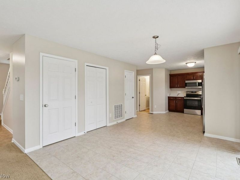 4636 Fields Way , Lorain, OH 44053 Photo 10