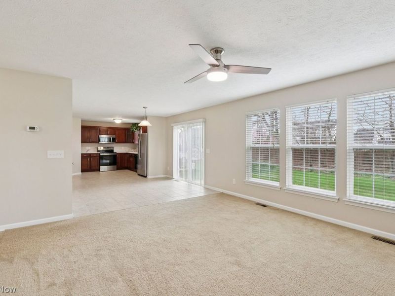 4636 Fields Way , Lorain, OH 44053 Photo 12