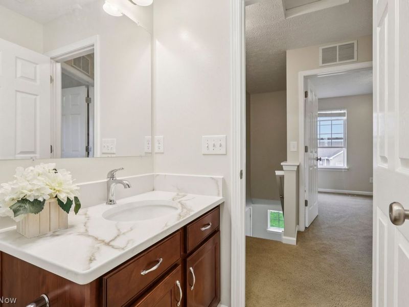 4636 Fields Way , Lorain, OH 44053 Photo 29