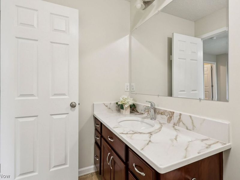 4636 Fields Way , Lorain, OH 44053 Photo 37