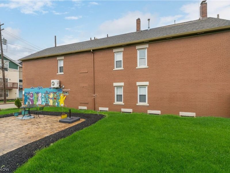 751 Starkweather, Cleveland, OH 44113 Photo 17