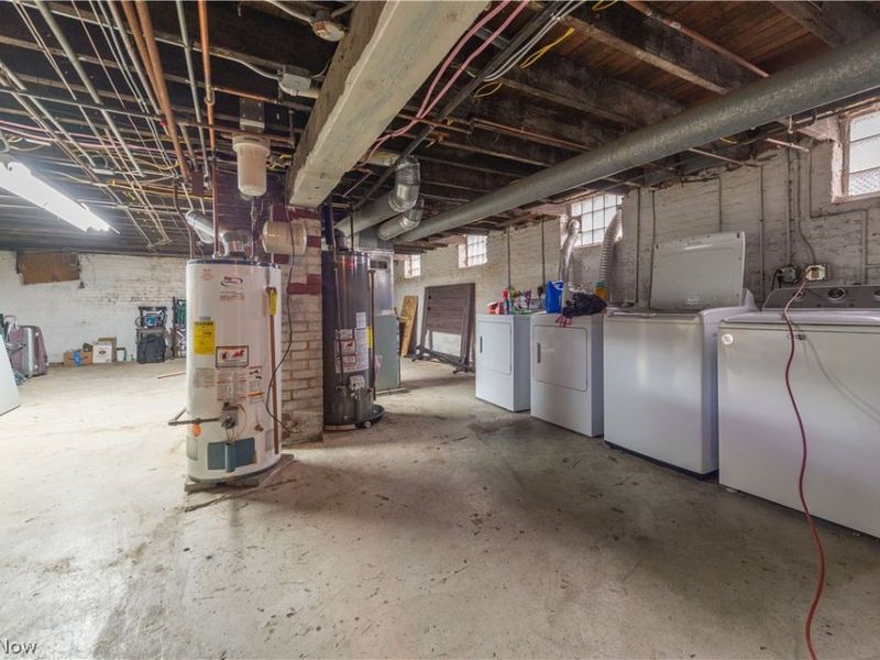 751 Starkweather, Cleveland, OH 44113 Photo 22