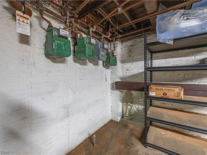 751 Starkweather, Cleveland, OH 44113 Photo 27