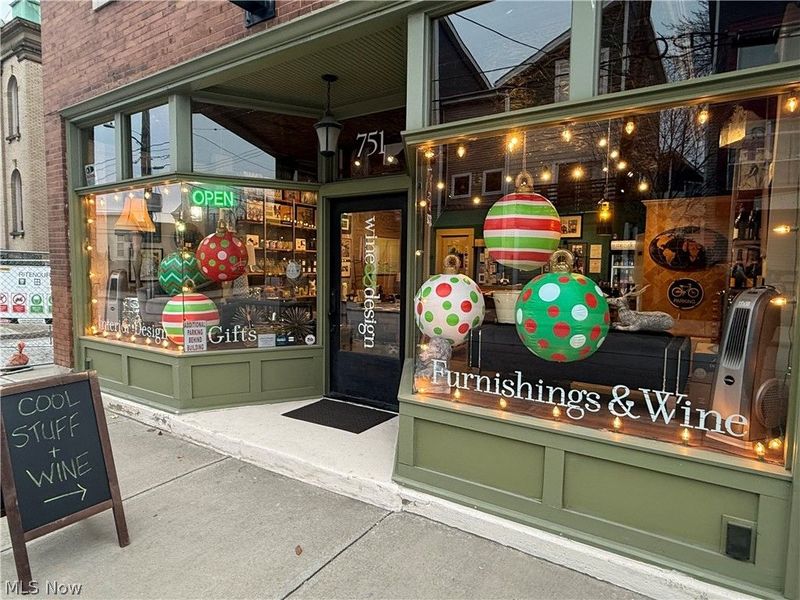 751 Starkweather, Cleveland, OH 44113 Photo 4