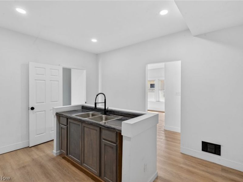 3544 E 153rd Street, Cleveland, OH 44120 Photo 24