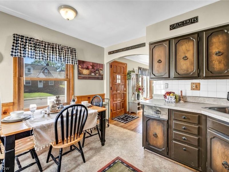 934 E 220th Street, Euclid, OH 44119 Photo 12