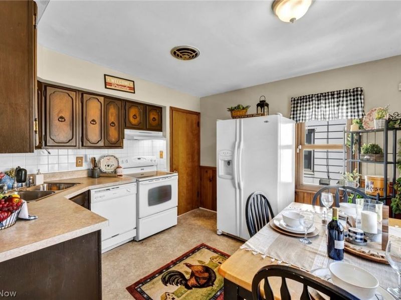 934 E 220th Street, Euclid, OH 44119 Photo 14