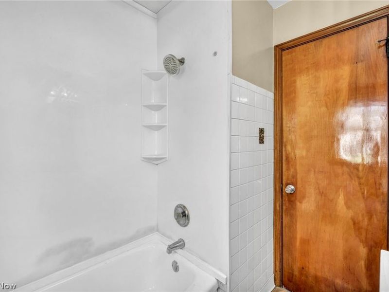 934 E 220th Street, Euclid, OH 44119 Photo 26