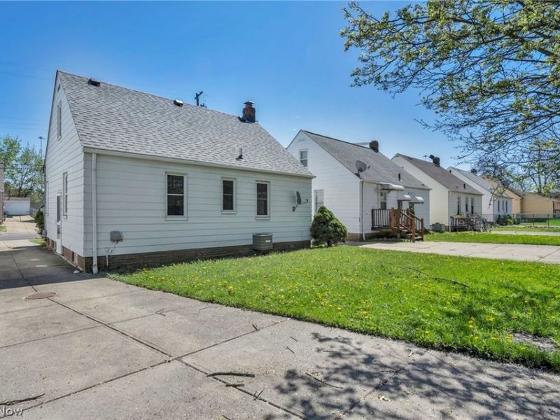 934 E 220th Street, Euclid, OH 44119 Photo 40
