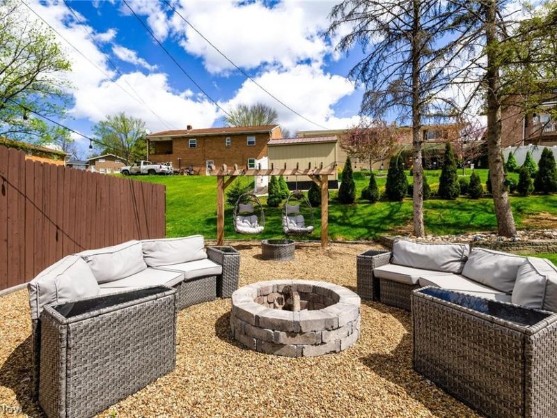 161 STARDUST Drive, Wintersville, OH 43953 Photo 8