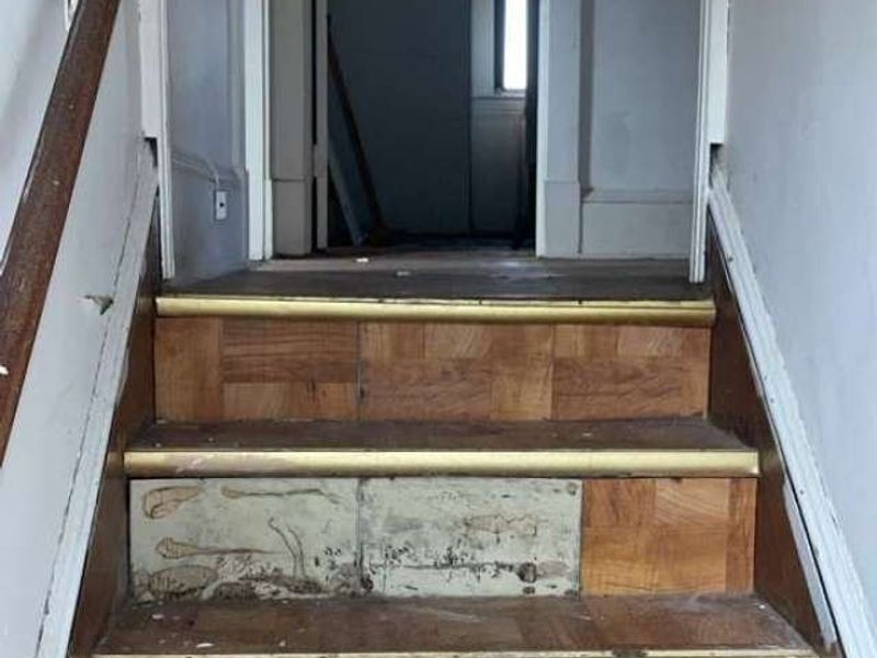 417 Cleveland Road, Cleveland, OH 44108 Photo 12