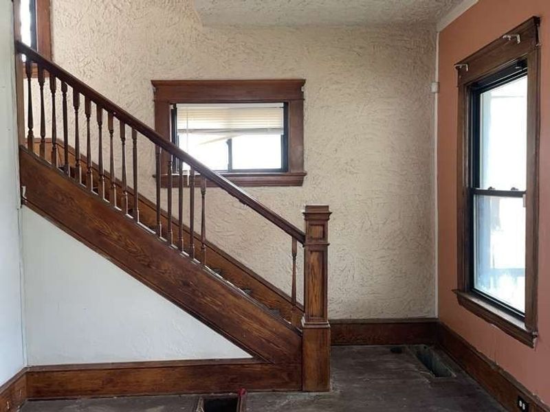 417 Cleveland Road, Cleveland, OH 44108 Photo 9