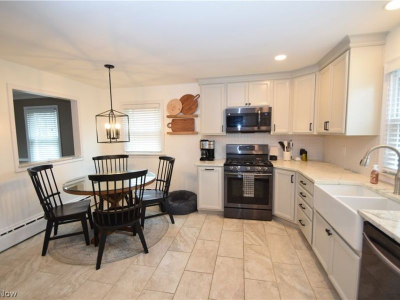 225 S Cadillac Drive, Youngstown, OH 44512 Photo 10