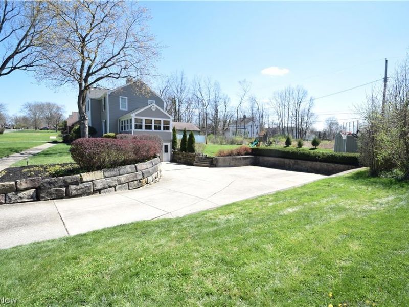 225 S Cadillac Drive, Youngstown, OH 44512 Photo 32