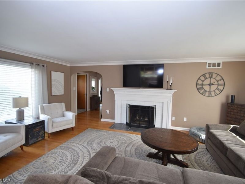 225 S Cadillac Drive, Youngstown, OH 44512 Photo 5