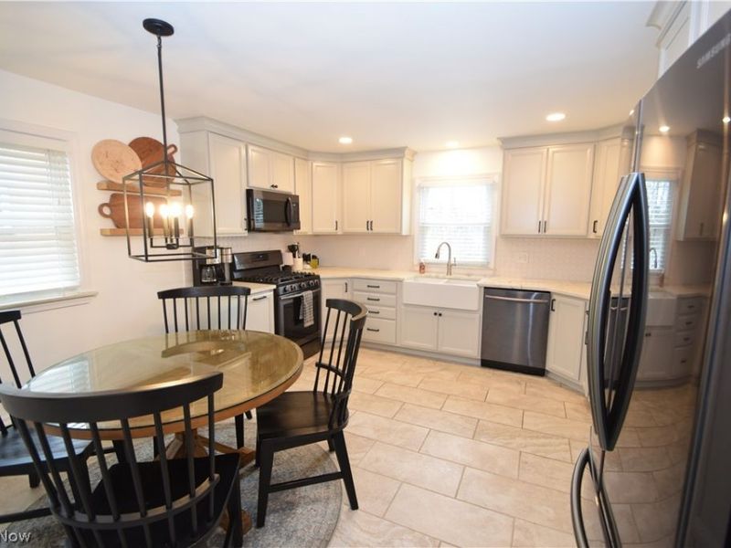 225 S Cadillac Drive, Youngstown, OH 44512 Photo 8