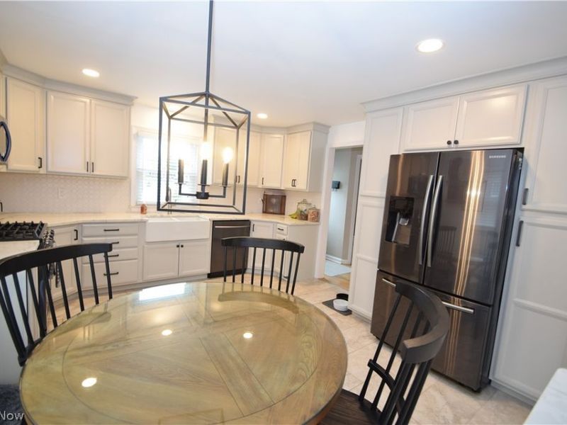 225 S Cadillac Drive, Youngstown, OH 44512 Photo 9