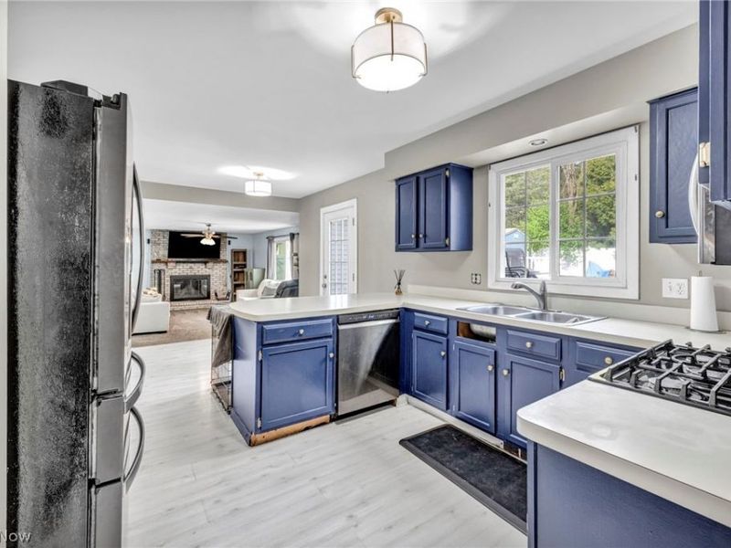 120 Roshon Drive, Medina, OH 44256 Photo 2