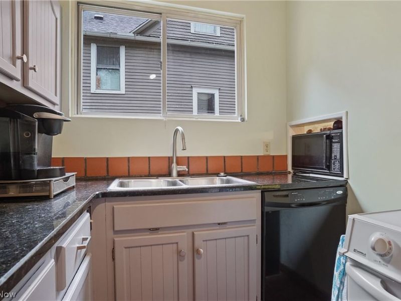 817 Weber Avenue, Akron, OH 44303 Photo 11