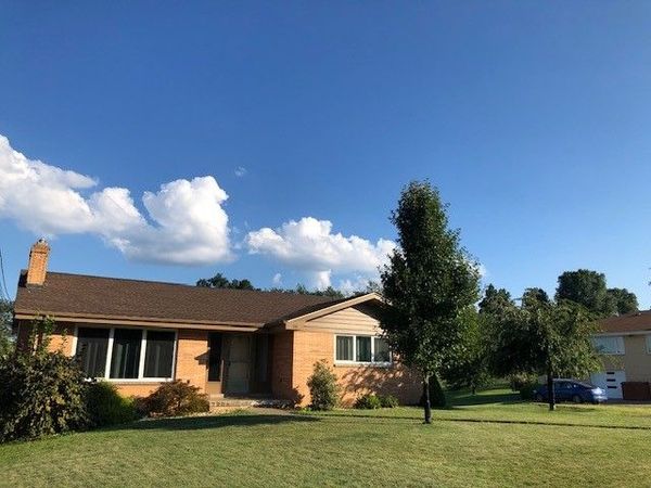 335 Commonwealth Ave , West Mifflin, PA 15122