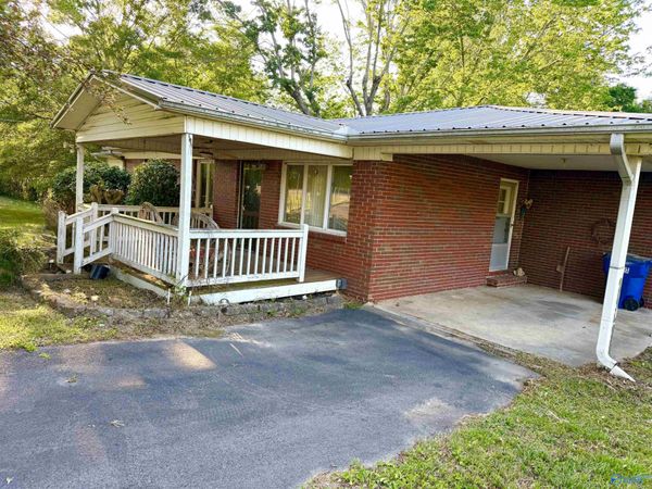 1039 Brashiers Chapel Road, Arab, AL 35016