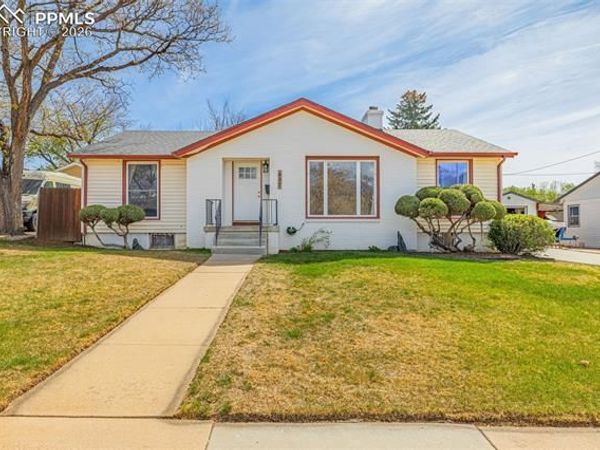 637 Glen Eyrie Circle, Colorado Springs, CO 80904