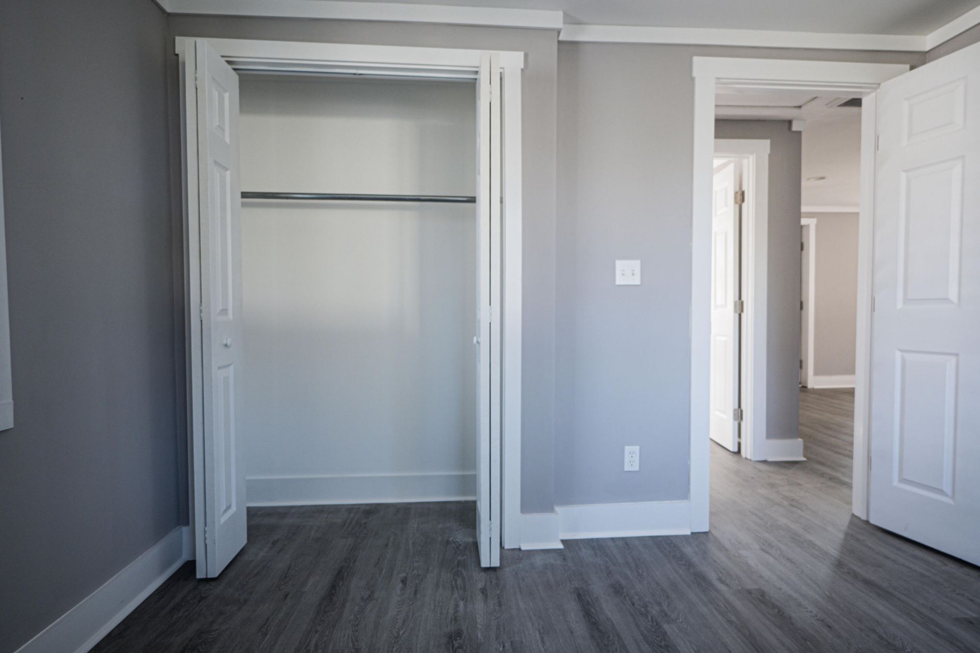 460 Bay Street Photo 13