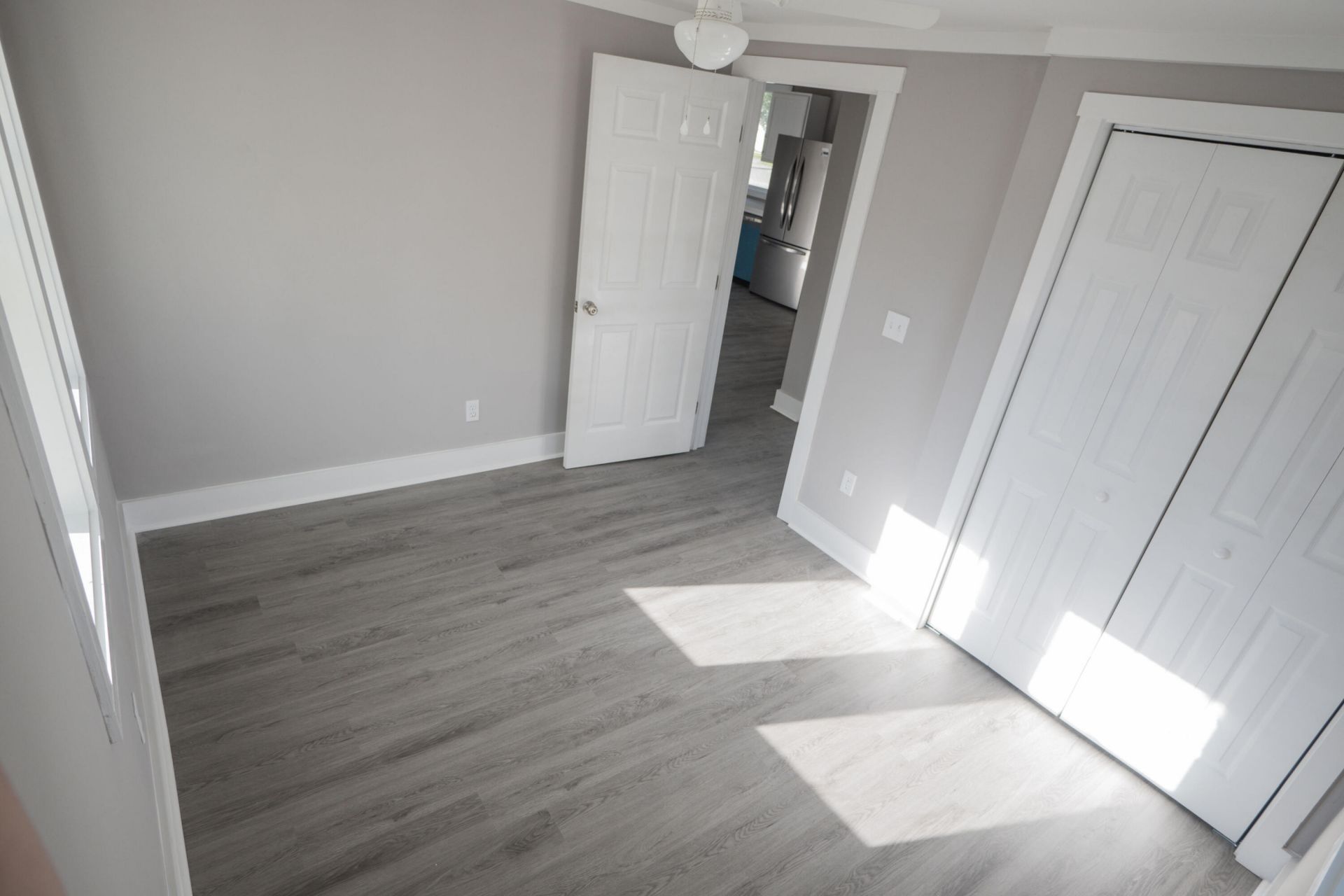 460 Bay Street Photo 16