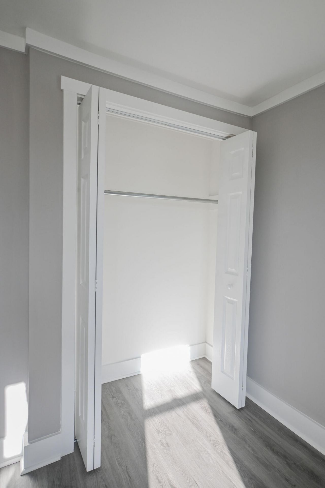 460 Bay Street Photo 17