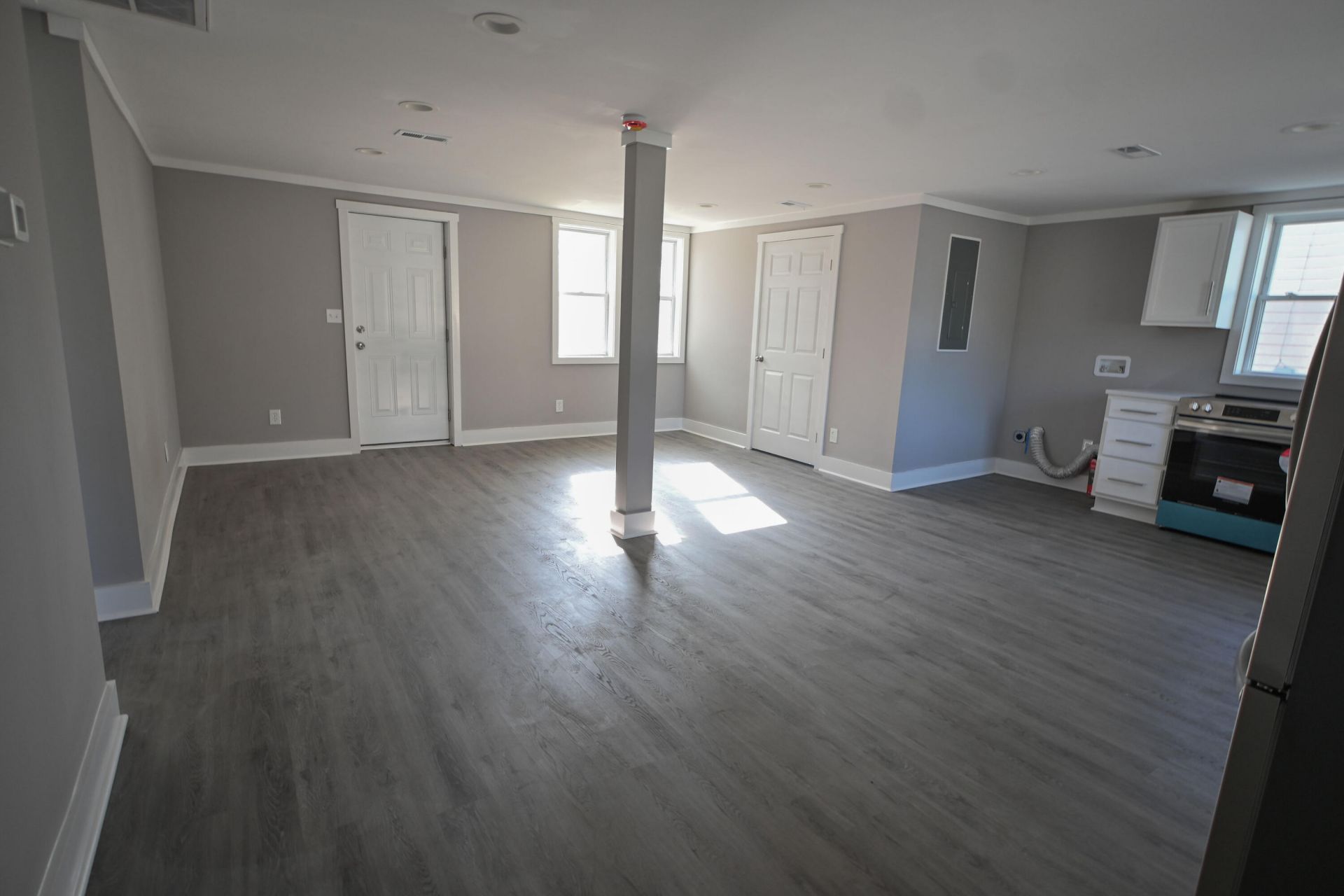 460 Bay Street Photo 4