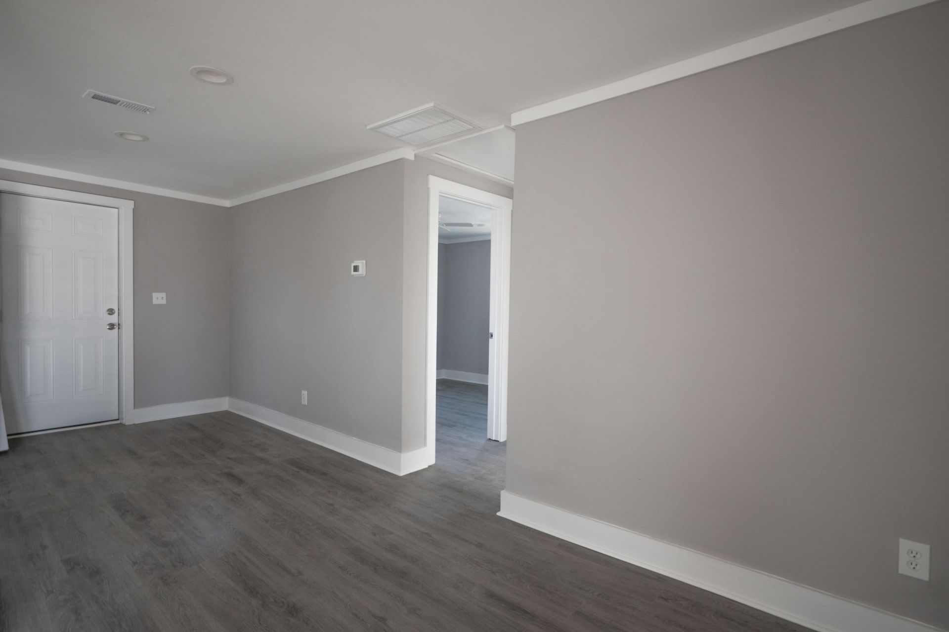 460 Bay Street Photo 9