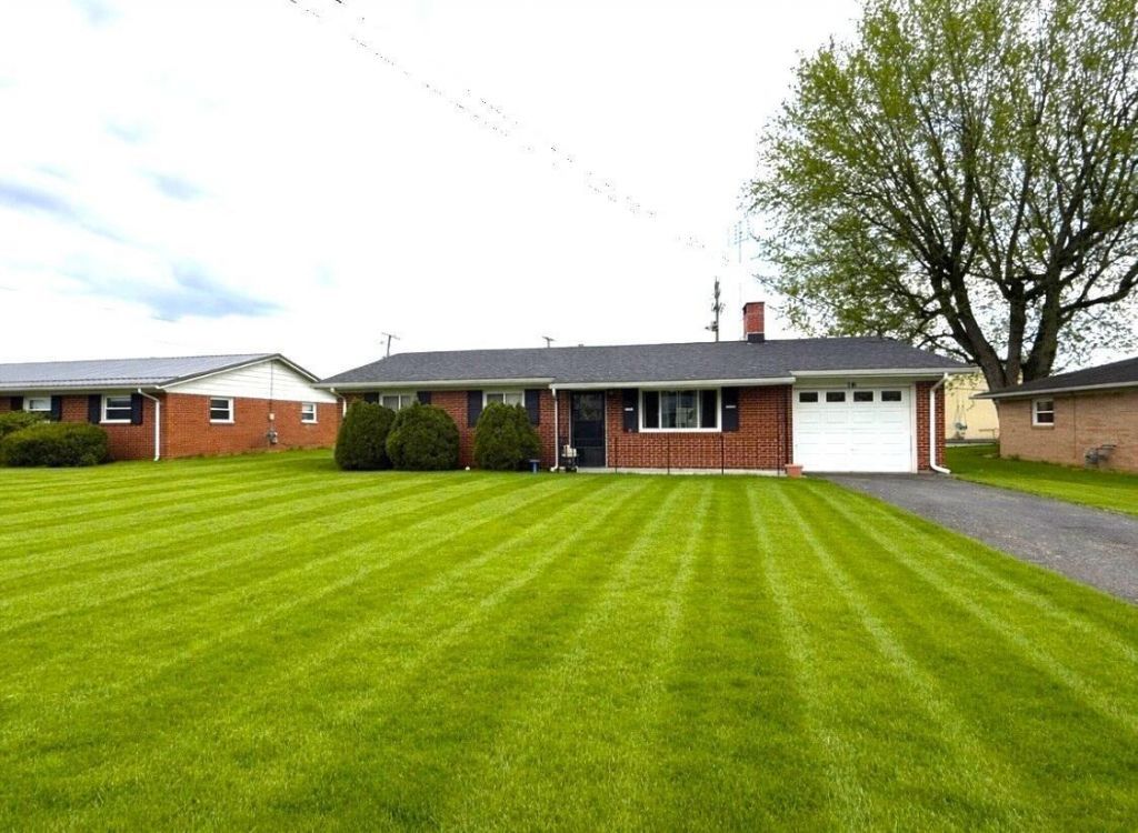 16 Plaza Drive , Mount Vernon, OH 43050 Main Photo