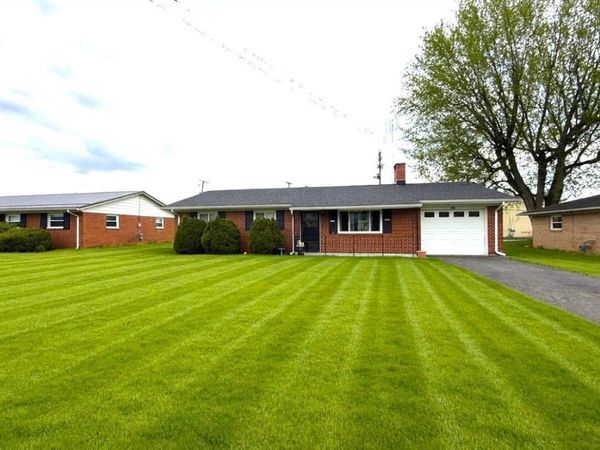 16 Plaza Drive , Mount Vernon, OH 43050