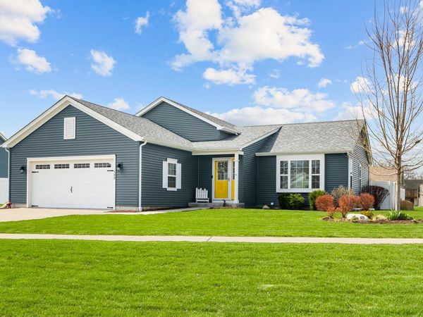 123 Spring DRIVE, Walworth, WI 53184