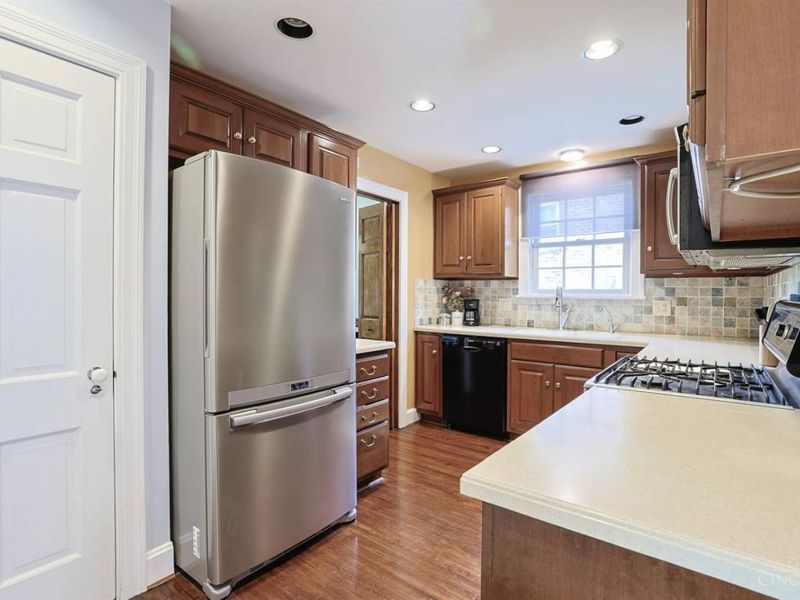 67 Forest Avenue, Wyoming, OH 45215 Photo 16