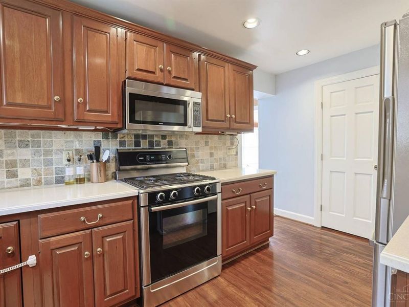 67 Forest Avenue, Wyoming, OH 45215 Photo 18